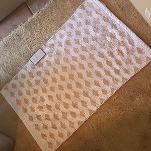 NWT! Threshold Reversible cotton decorative diamond taupe floor rug